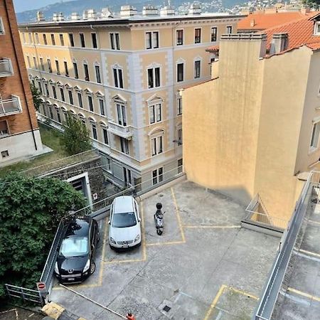 Leia Home W/Private Parking In Old Town Trieste Extérieur photo